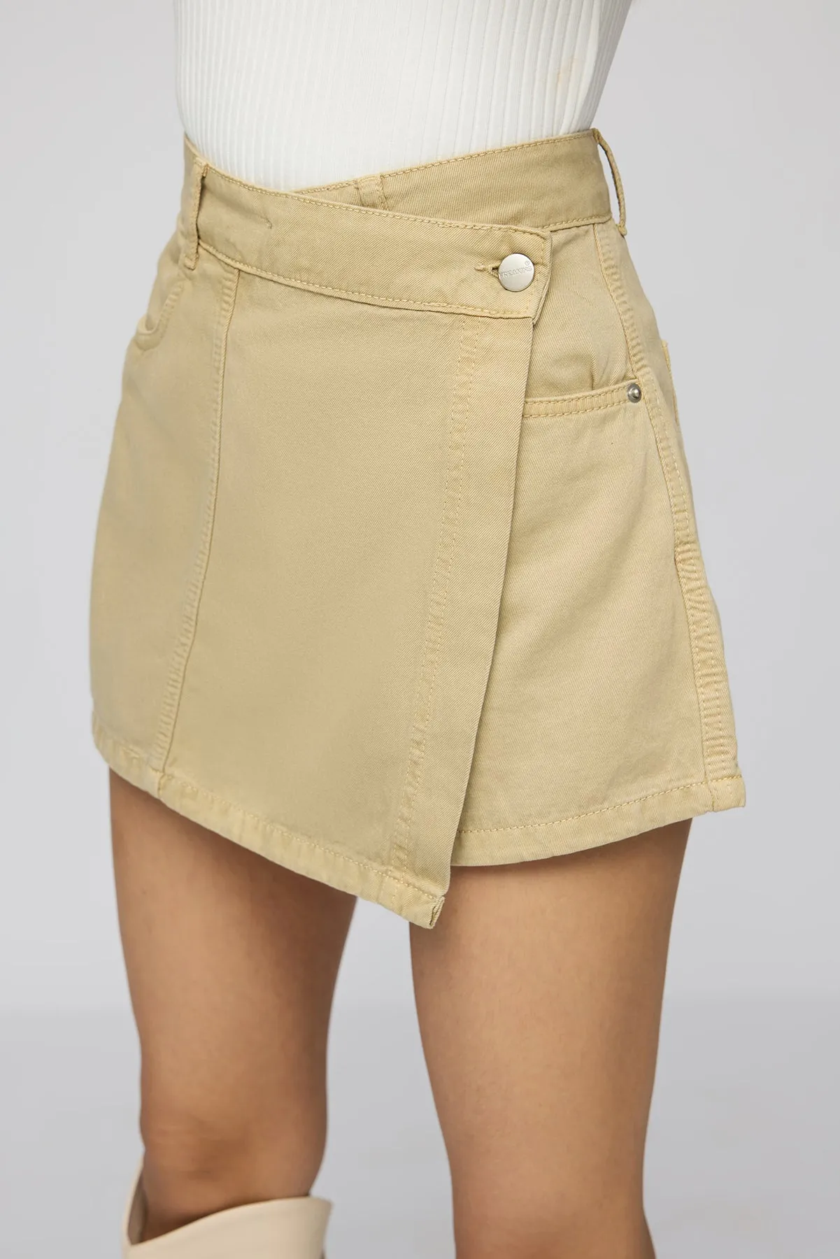 Cloud Pistachio Cream Denim Skorts