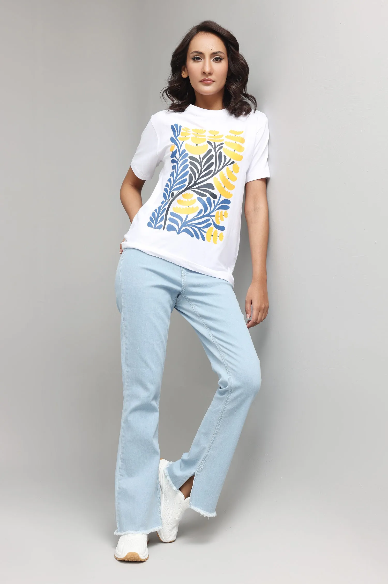 ECO-CHIC TROPICAL LEAF GRAPHIC T-SHIRT-BLUE/YELLOW